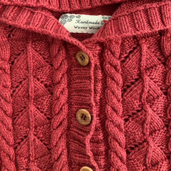 Hand knit Girls 8 9 10 Maroon Red Wool Cable Sweater - Picture 3 of 3